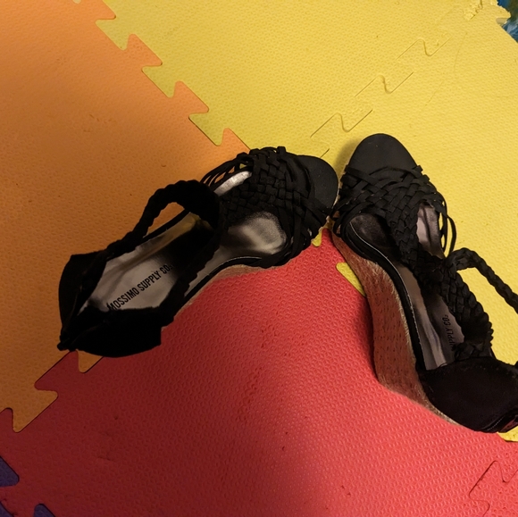 High Heels - Picture 2 of 3